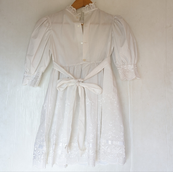VINTAGE Madonna girls white eyelet lace trimmed embroidered white ruffle dress - Picture 4 of 11